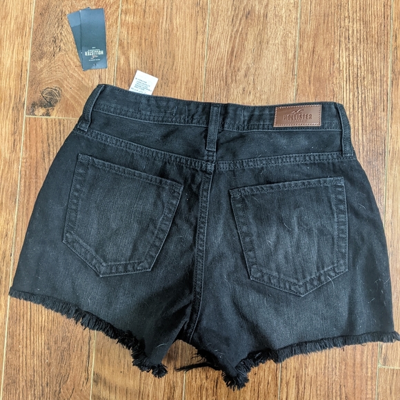 Hollister Mom Shorts - Picture 2 of 2